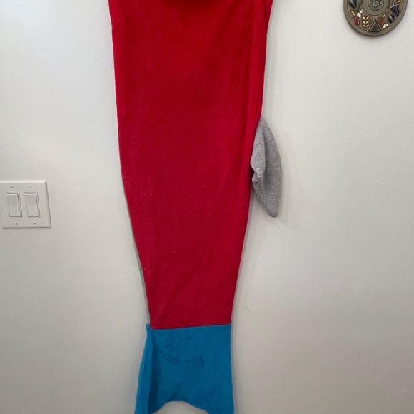 Shark Blanket - OS - Picture 3 of 3